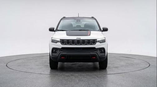 Bright White Clearcoat 2025 Jeep Compass Trailhawk