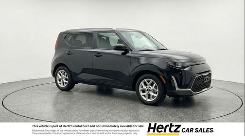 Fusion Black 2025 Kia Soul LX