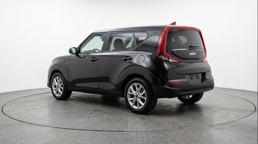Fusion Black 2025 Kia Soul LX