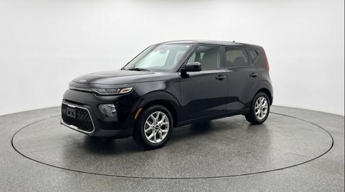 Fusion Black 2025 Kia Soul LX
