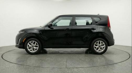 Fusion Black 2025 Kia Soul LX