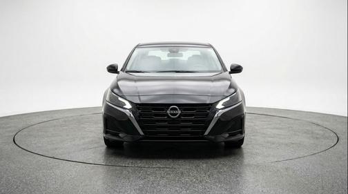 Super Black 2025 Nissan Altima SV FWD