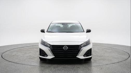Glacier White 2025 Nissan Altima SV FWD