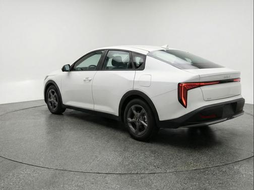 Snow White Pearl 2025 Kia K4 LXS