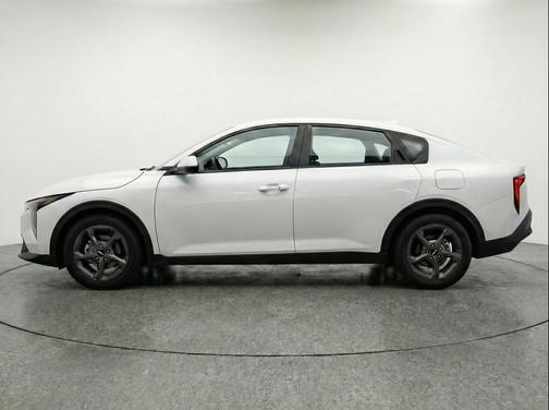 Snow White Pearl 2025 Kia K4 LXS