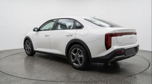 Snow White Pearl 2025 Kia K4 LXS