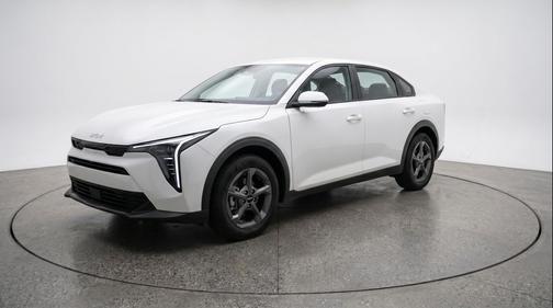 Snow White Pearl 2025 Kia K4 LXS