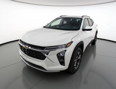 Summit White 2025 Chevrolet Trax LT