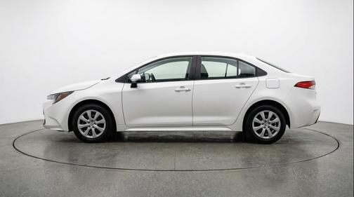 Ice Cap 2025 Toyota Corolla LE