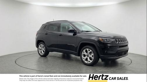 Diamond Black Crystal Pearlcoat 2025 Jeep Compass Latitude