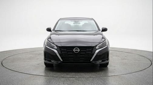 Super Black 2025 Nissan Altima SV FWD
