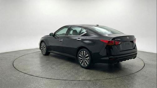 Super Black 2025 Nissan Altima SV FWD