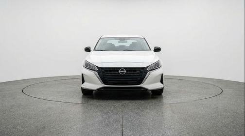 Glacier White 2025 Nissan Altima SV FWD