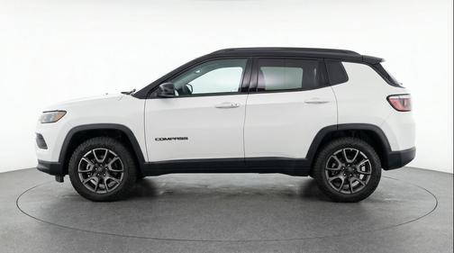 Bright White Clearcoat 2025 Jeep Compass Trailhawk