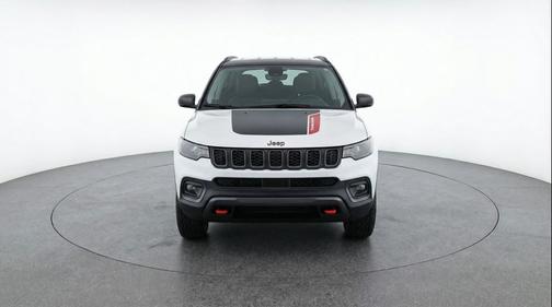 Bright White Clearcoat 2025 Jeep Compass Trailhawk