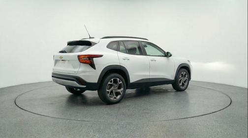 Summit White 2025 Chevrolet Trax LT
