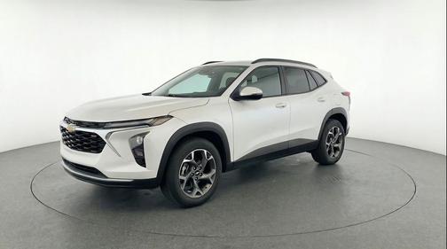 Summit White 2025 Chevrolet Trax LT