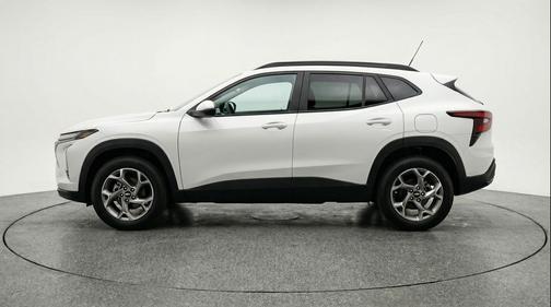 Summit White 2025 Chevrolet Trax LT