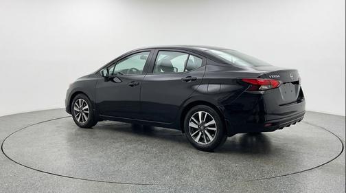 Super Black 2025 Nissan Versa 1.6 SV