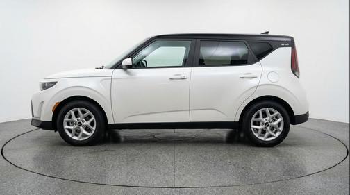 Snow White Pearl 2025 Kia Soul LX