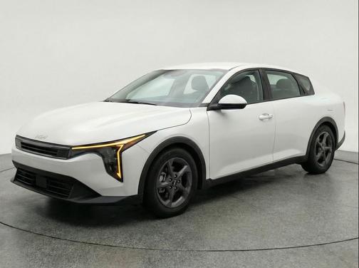 Snow White Pearl 2025 Kia K4 LXS