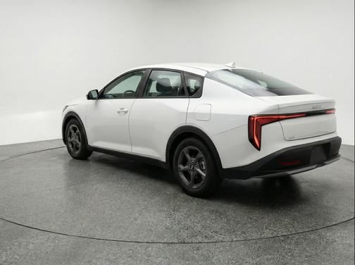 Snow White Pearl 2025 Kia K4 LXS