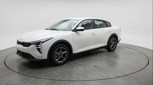Snow White Pearl 2025 Kia K4 LXS