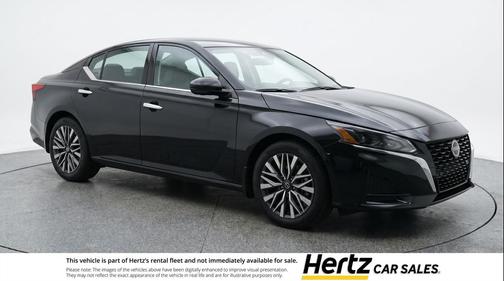Super Black 2025 Nissan Altima SV FWD