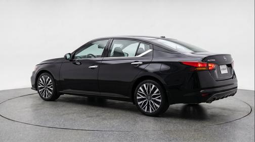 Super Black 2025 Nissan Altima SV FWD