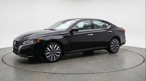 Super Black 2025 Nissan Altima SV FWD