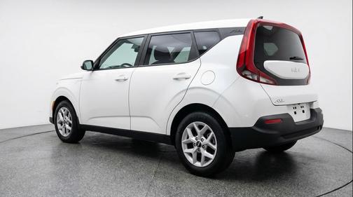 Snow White Pearl 2025 Kia Soul LX