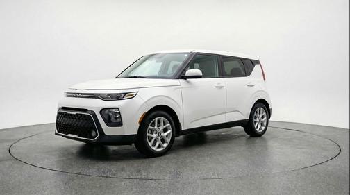 Snow White Pearl 2025 Kia Soul LX