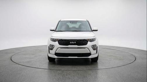 Snow White Pearl 2025 Kia Soul LX