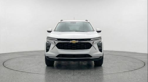 Summit White 2025 Chevrolet Trax LT