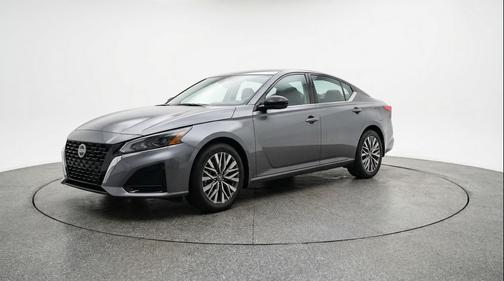 Gun Metallic 2025 Nissan Altima SV FWD
