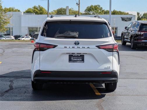 2021 Toyota Sienna LE