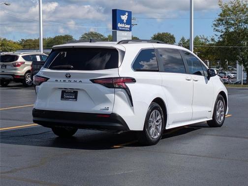 2021 Toyota Sienna LE