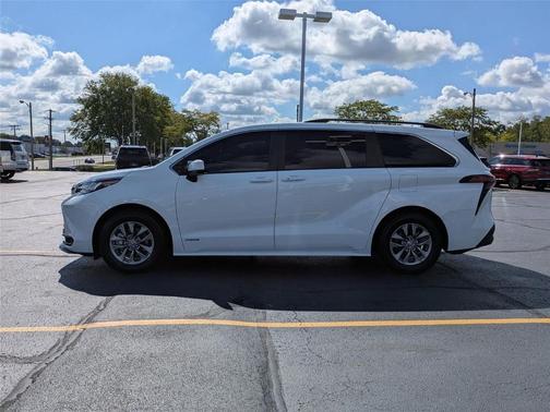 2021 Toyota Sienna LE