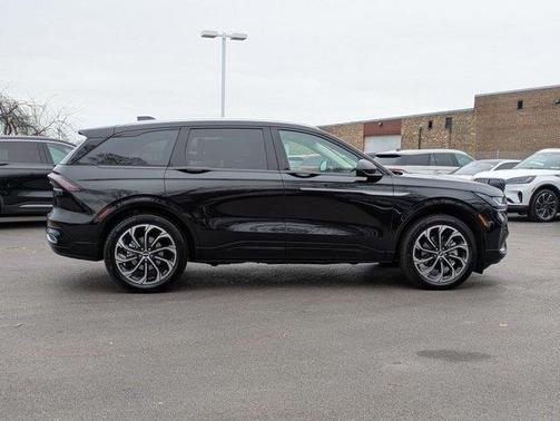 2025 Lincoln Nautilus Reserve