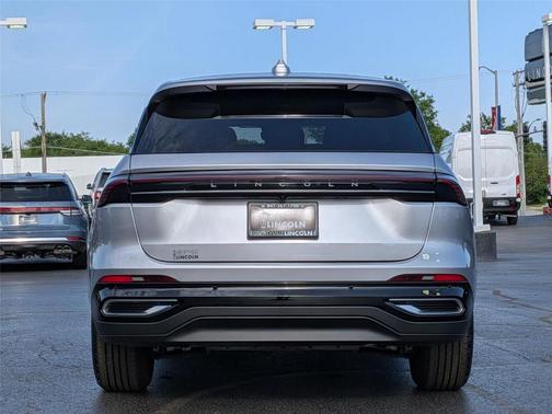 Silver Radiance Metallic 2026 Lincoln Nautilus Premiere