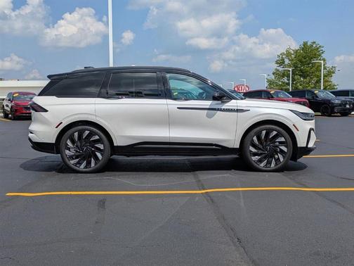 2024 Lincoln Nautilus Reserve