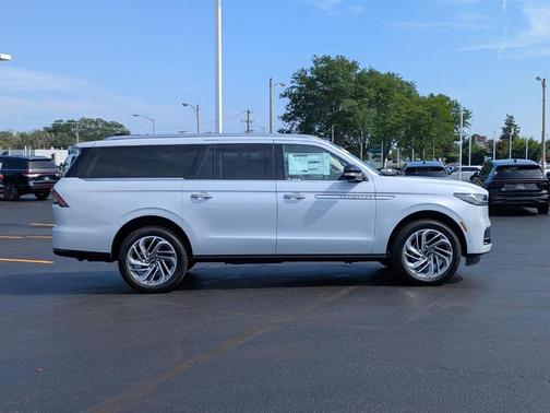 2025 Lincoln Navigator L Reserve