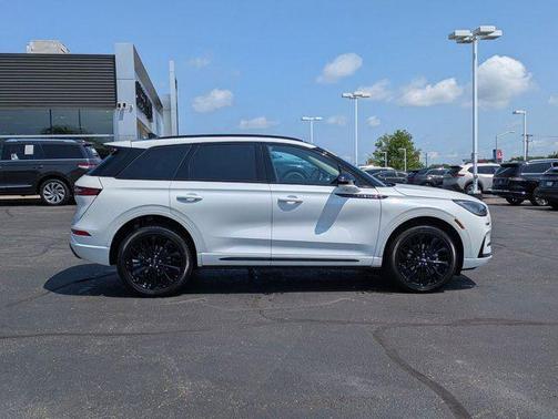 2025 Lincoln Corsair Premiere