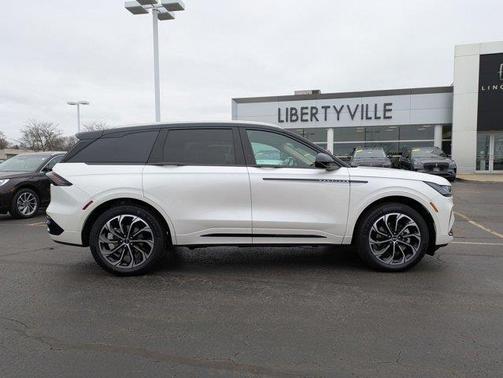 2025 Lincoln Nautilus Reserve
