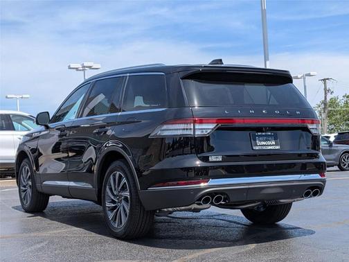 Infinite Black Metallic 2026 Lincoln Aviator Premiere