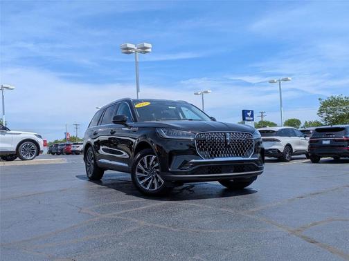 Infinite Black Metallic 2026 Lincoln Aviator Premiere