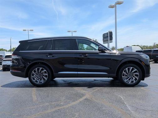 Infinite Black Metallic 2026 Lincoln Aviator Premiere