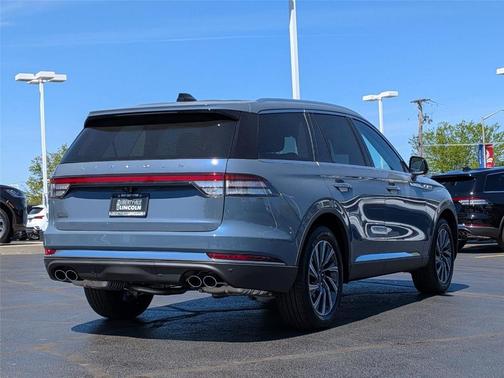 Whisper White 2026 Lincoln Aviator Premiere
