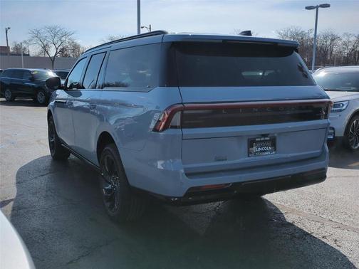 Gray Mist Metallic 2026 Lincoln Navigator L Reserve