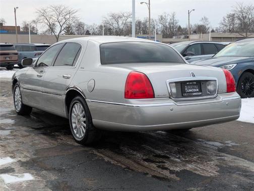 2004 Lincoln Town Car Ultimate